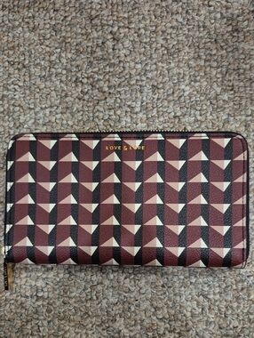 Love & Lore Geometric Patterned Zip-Around Wallet NWOT